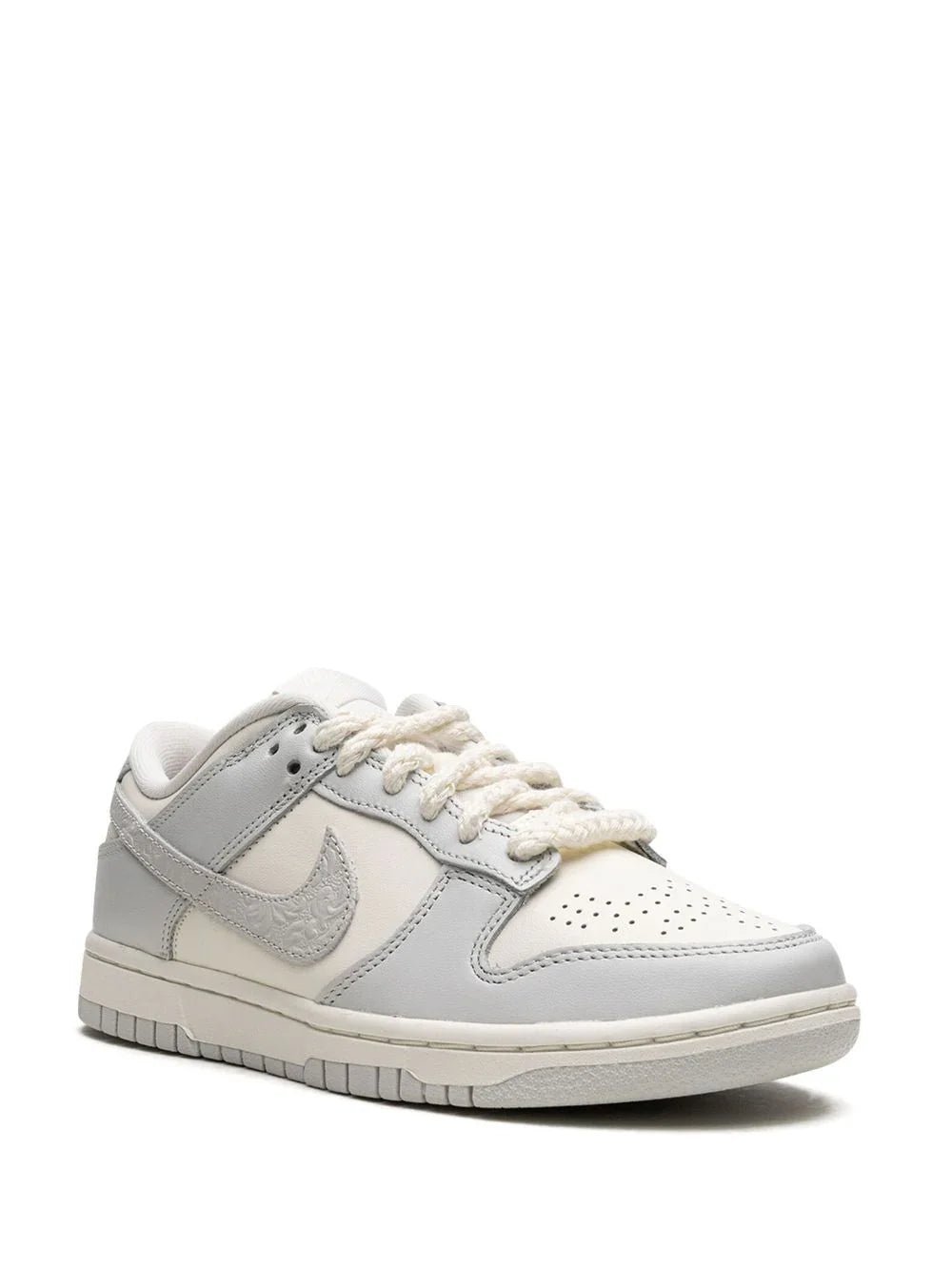 NIKE SB DUNK LOW NEEDLE WORK - Image 2