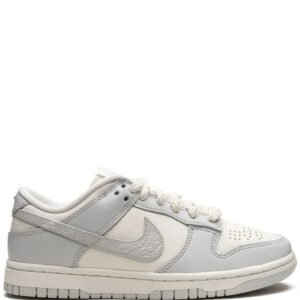 NIKE SB DUNK LOW NEEDLE WORK