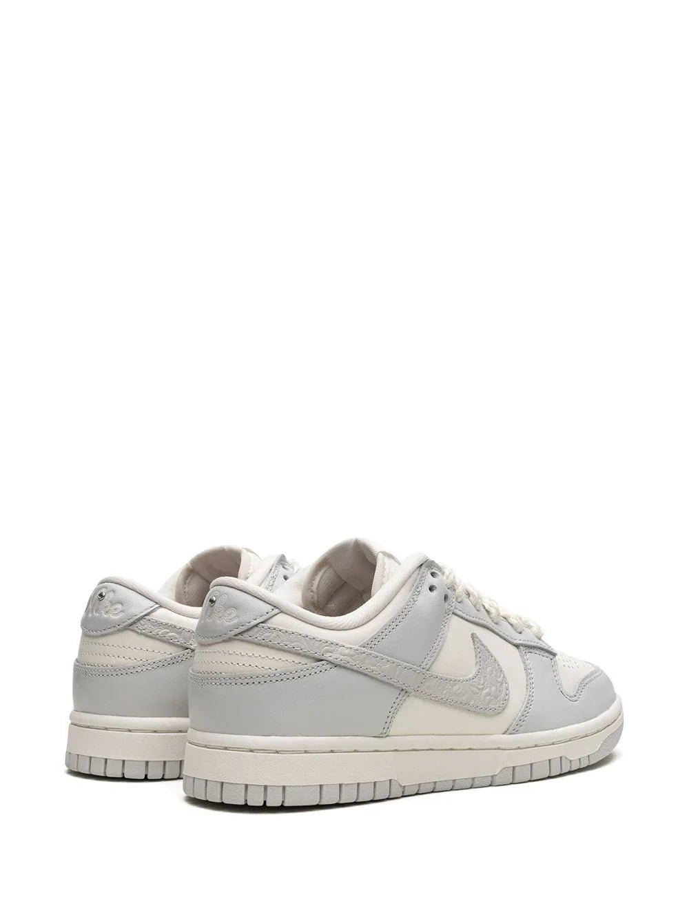NIKE SB DUNK LOW NEEDLE WORK - Image 3
